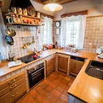 Cozy Countryside Retreat With Hot-tub - Two Bedroom With Hot Tub Villa