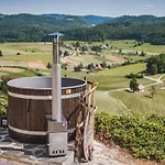 Cozy Countryside Retreat With Hot-tub - Two Bedroom With Hot Tub Villa