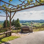 Villa Cozy Countryside Retreat With Hot-tub - Two Bedroom With Hot Tub Koritnica