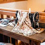 Cozy Countryside Retreat With Hot-tub - Two Bedroom With Hot Tub