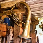 Cozy Countryside Retreat With Hot-tub - Two Bedroom With Hot Tub Koritnica