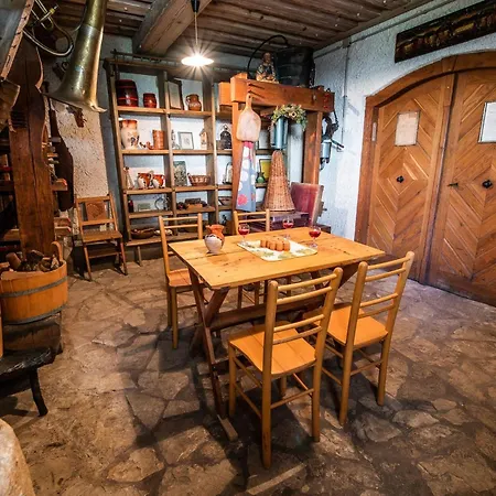 Cozy Countryside Retreat With Hot-tub - Two Bedroom With Hot Tub *