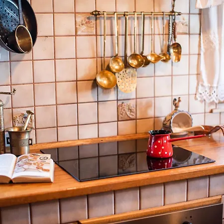 Cozy Countryside Retreat With Hot-tub - Two Bedroom With Hot Tub Koritnica