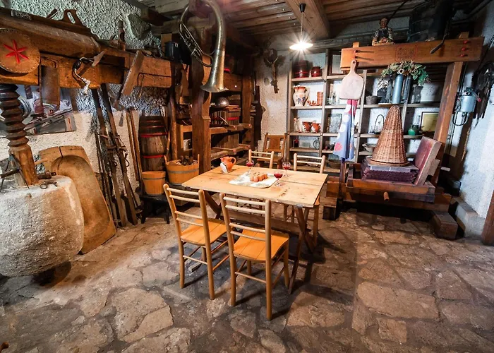 Cozy Countryside Retreat With Hot-tub - Two Bedroom With Hot Tub Koritnica