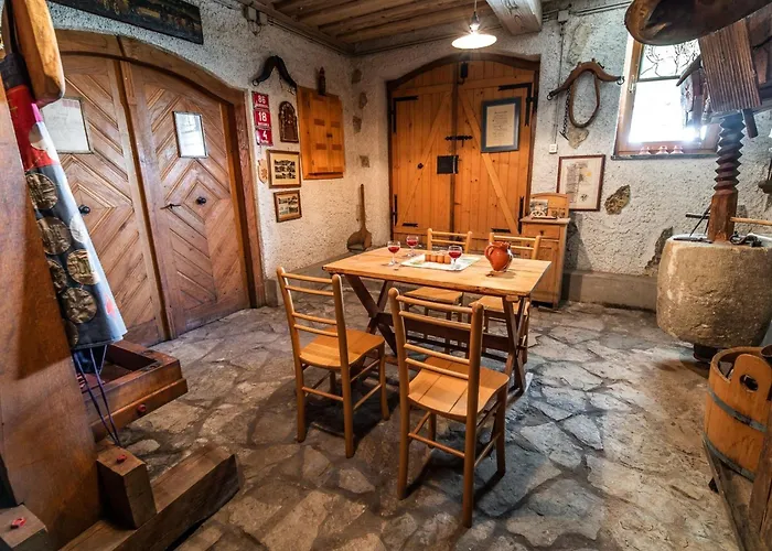 Cozy Countryside Retreat With Hot-tub - Two Bedroom With Hot Tub Vila Koritnica