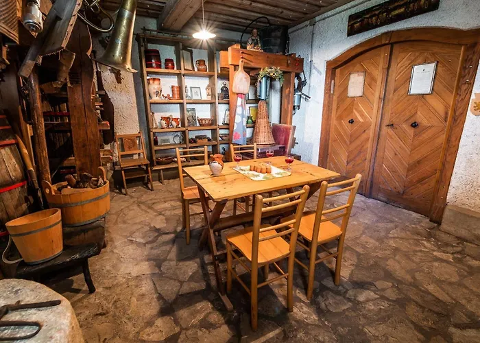 Cozy Countryside Retreat With Hot-tub - Two Bedroom With Hot Tub *