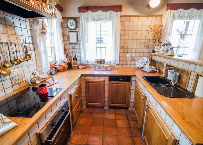 Cozy Countryside Retreat With Hot-tub - Two Bedroom With Hot Tub Vila Koritnica