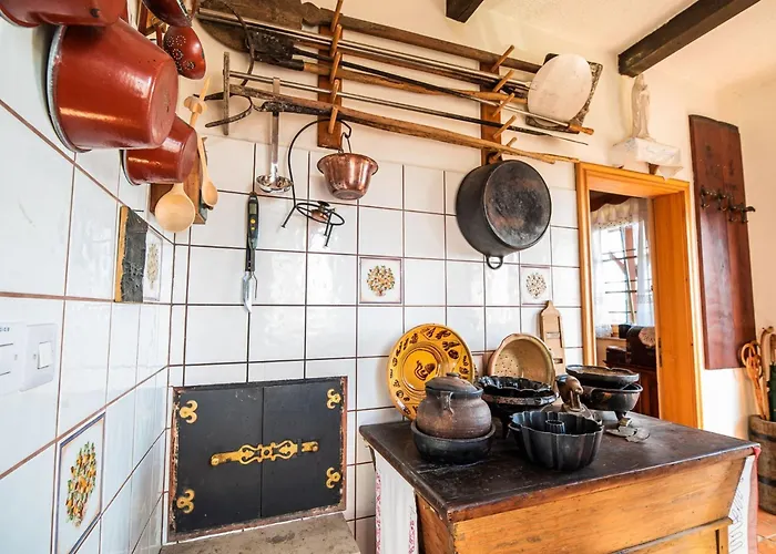 Cozy Countryside Retreat With Hot-tub - Two Bedroom With Hot Tub * Koritnica