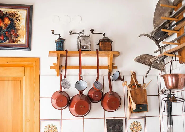 Cozy Countryside Retreat With Hot-tub - Two Bedroom With Hot Tub Koritnica