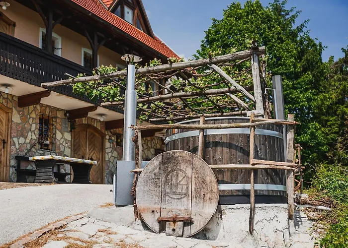 Cozy Countryside Retreat With Hot-tub - Two Bedroom With Hot Tub Vila