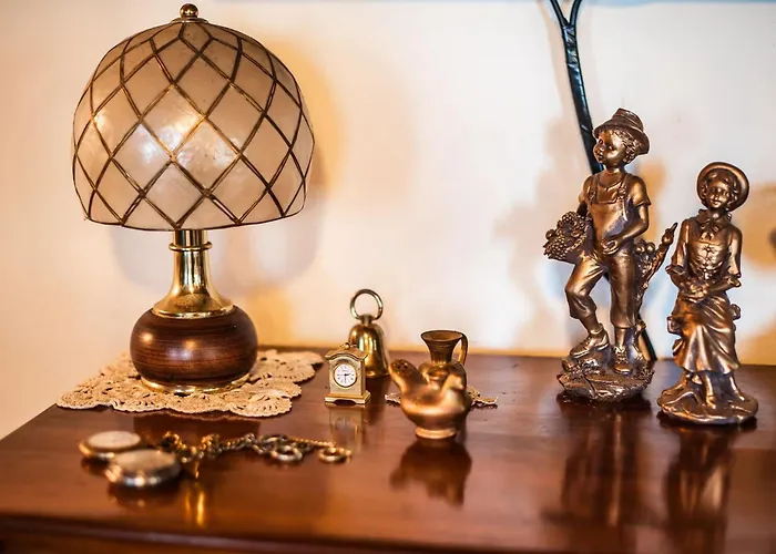 Cozy Countryside Retreat With Hot-tub - Two Bedroom With Hot Tub