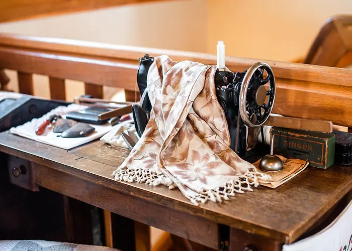 Cozy Countryside Retreat With Hot-tub - Two Bedroom With Hot Tub